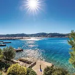 Gorgeous In * Supetarska Draga